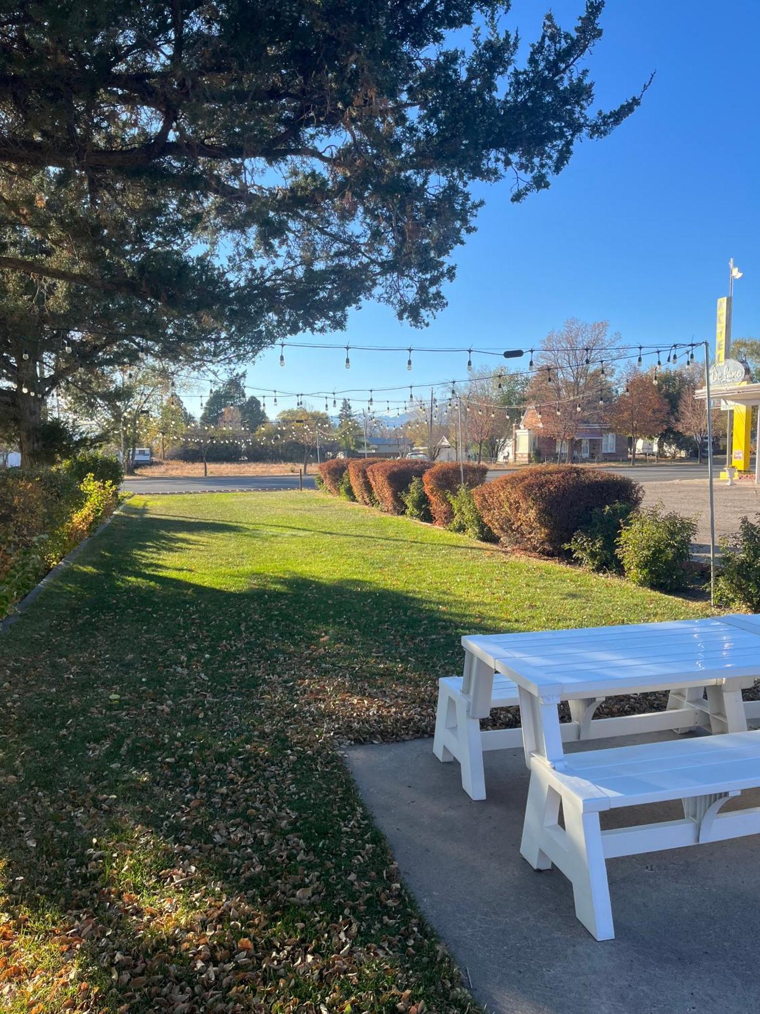 Delano Motel & Rv Park Beaver Extérieur photo